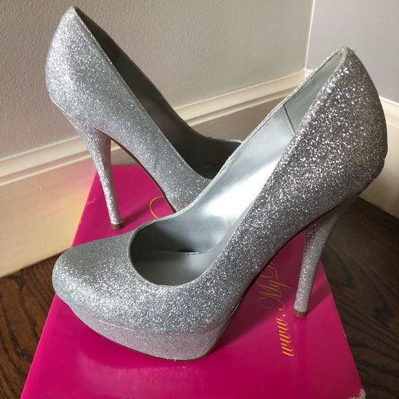 Delicious Shoes - Silver Glitter Platform High Heel Pumps